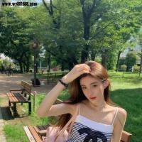 軟軟 167.C.48kg.24歲  皮膚白 身材比例好 腿長~