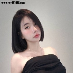 瑩瑩 160cm.45kg.F.23歲    超稚嫩肌膚，惹火曲線搭配上性感泳裝